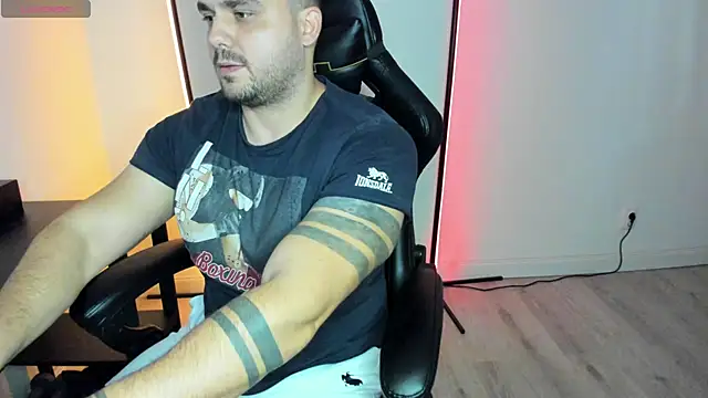 Snapshot of Danielbateson chatting on 10.15.25 Danielbateson online show from 10.15.25