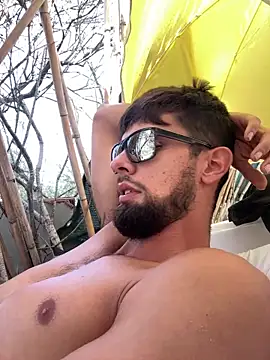 Snapshot of white_pepperz chatting on 10.11.25 white pepperz online show from 10.11.25