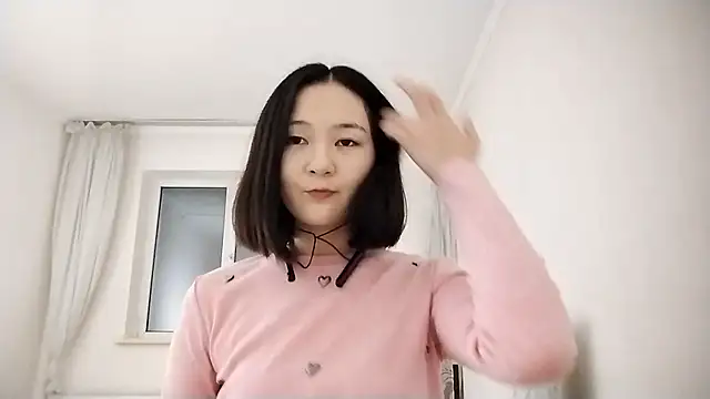 Lyndasilk online show from 10.13.25