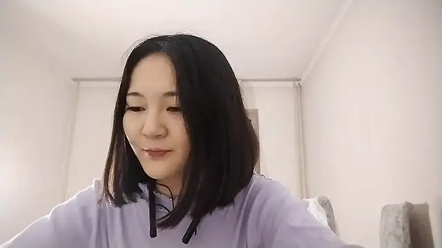 Lyndasilk online show from 10.28.25