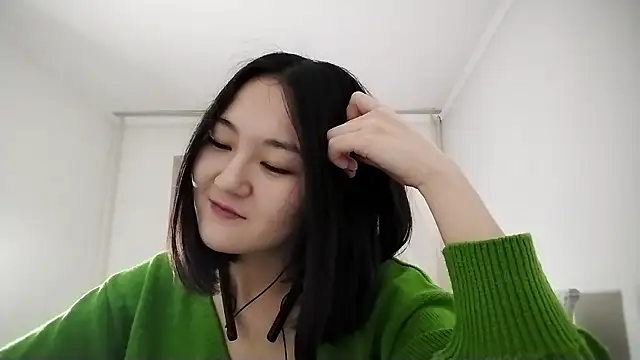 Lyndasilk online show from 11.06.25