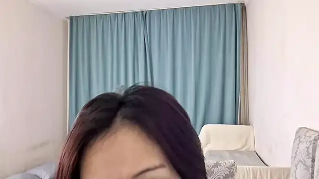 Lyndasilk online show from 04.17.26