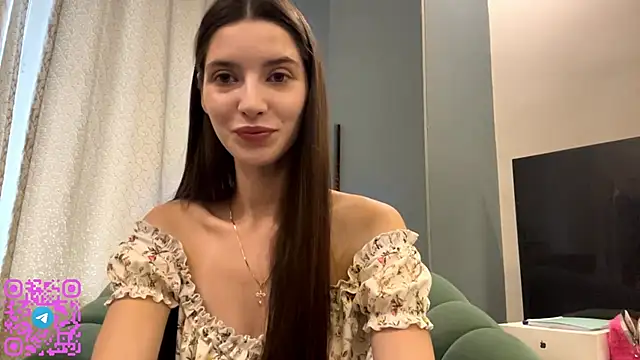 Snapshot of AlessiaChen chatting on 10.22.25 AlessiaChen online show from 10.22.25