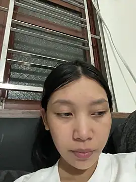 Snapshot of linh-lan1 chatting on 06.17.26 linh-lan1 online show from 06.17.26