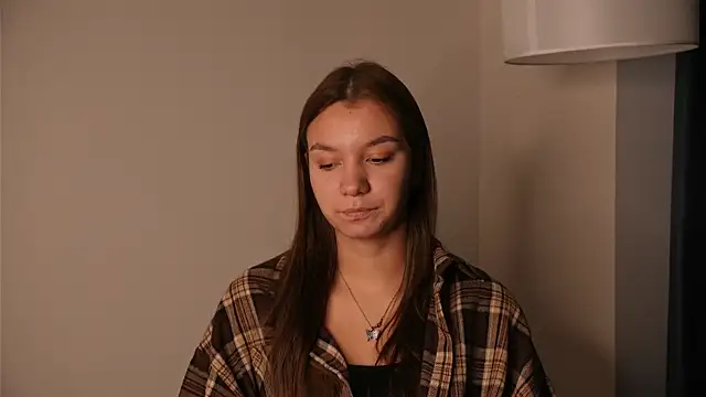 MarisaDewer online show from 10.12.25