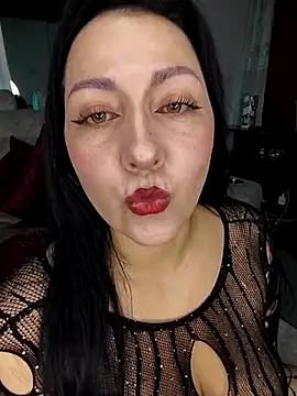 Snapshot of kitten25-hott chatting on 10.14.25 kitten25-hott online show from 10.14.25