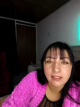 Snapshot of kitten25-hott chatting on 10.17.25 kitten25-hott online show from 10.17.25