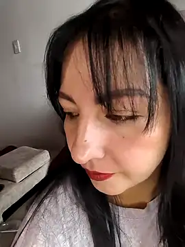 Snapshot of kitten25-hott chatting on 10.19.25 kitten25-hott online show from 10.19.25