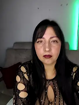 Snapshot of kitten25-hott chatting on 10.22.25 kitten25-hott online show from 10.22.25