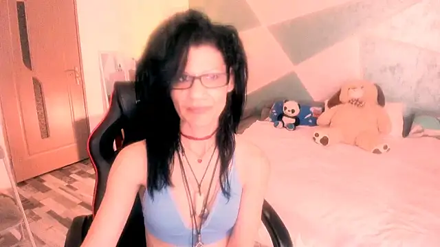 Snapshot of SweetSin40 chatting on 05.16.26 SweetSin40 online show from 05.16.26