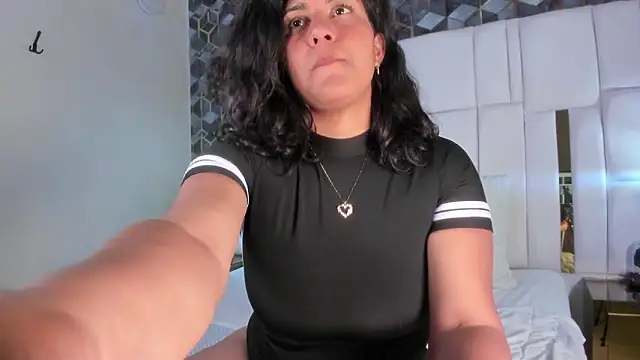 denisse khan online show from 03.16.26