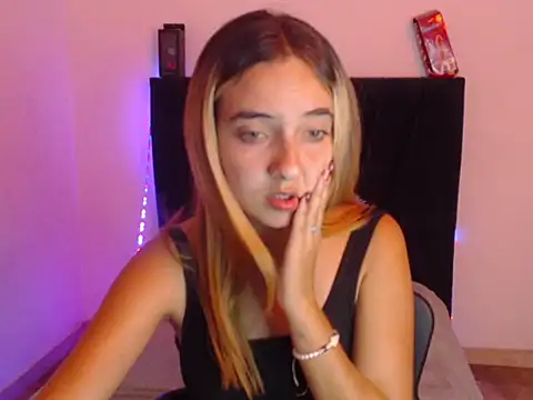 mandyy petite online show from 10.17.25