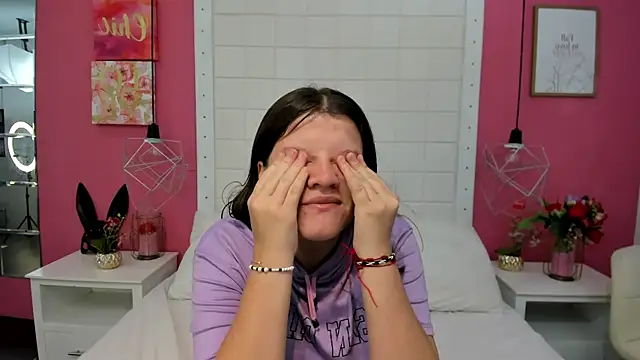 Snapshot of mia_sweetie0 chatting on 12.03.25 mia sweetie0 online show from 12.03.25