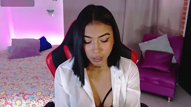 ebony moon1 online show from 10.20.25