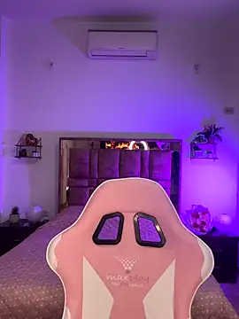 MIACUTEE  online show from 11.27.25