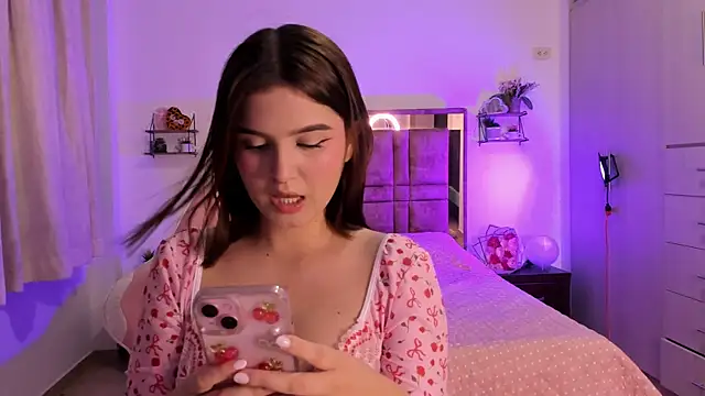 MIACUTEE  online show from 01.08.26