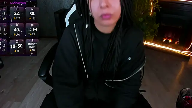 Aisha Goldstein online show from 04.03.26