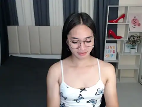 PetiteAsianMarian online show from 10.20.25