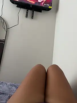 Snapshot of Kittie_xxx chatting on 10.21.25 Kittie xxx online show from 10.21.25