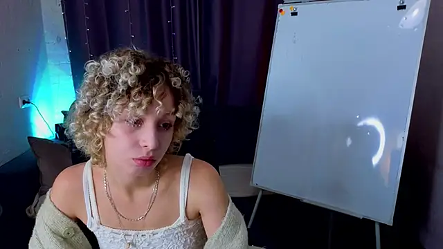 Mary Wahlberg online show from 10.22.25