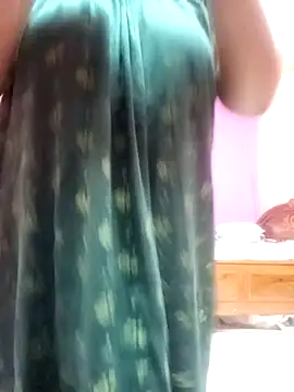 Snapshot of ITZ_YUVIKA chatting on 11.21.25 ITZ YUVIKA online show from 11.21.25