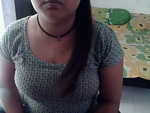 SexyRani2000 online show from 10.28.25