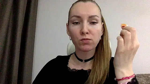 Snapshot of Neralith chatting on 03.10.26 Neralith online show from 03.10.26