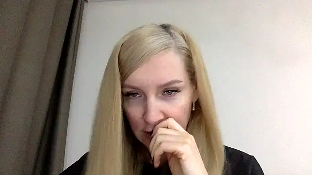 Snapshot of Neralith chatting on 06.26.26 Neralith online show from 06.26.26