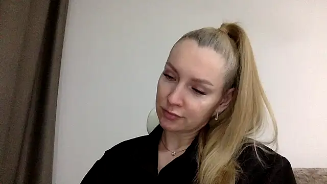 Snapshot of Neralith chatting on 06.27.26 Neralith online show from 06.27.26