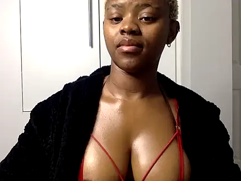 Snapshot of certifiedhottie2025 chatting on 10.17.25 certifiedhottie2025 online show from 10.17.25