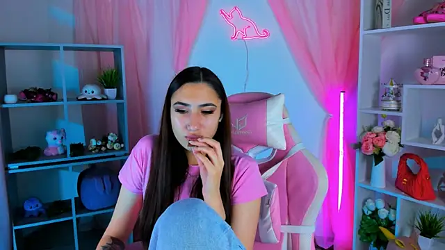 RebeckaThornton online show from 11.12.25