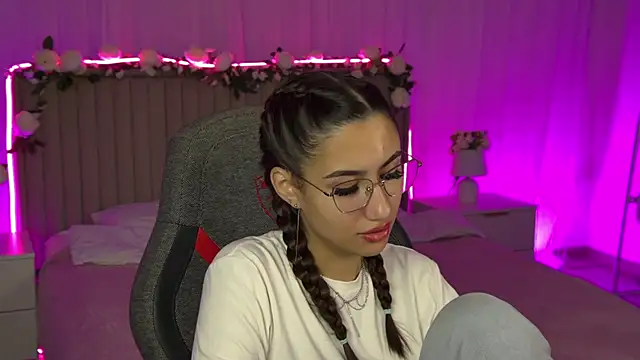 RebeckaThornton online show from 11.16.25