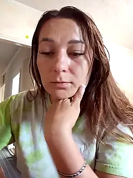 HollyDollsi online show from 10.22.25