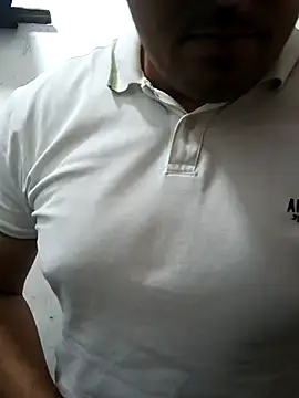 Snapshot of sexyandres_23 chatting on 06.04.26 sexyandres 23 online show from 06.04.26