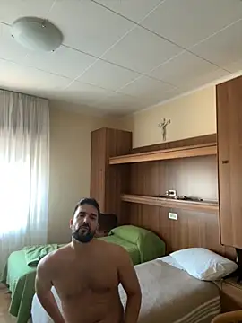 Snapshot of ReDiBastoni90 chatting on 10.13.25 ReDiBastoni90 online show from 10.13.25