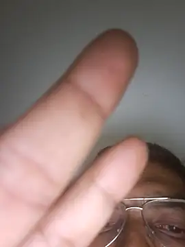 Snapshot of Memonsait1 chatting on 11.20.25 Memonsait1 online show from 11.20.25