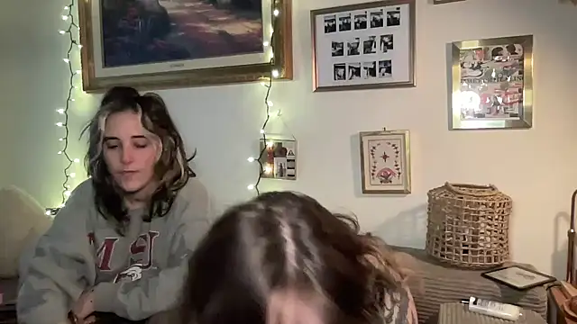 Snapshot of lill_daddysgirl chatting on 12.16.25 lill daddysgirl online show from 12.16.25