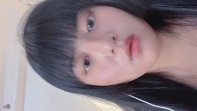 Snapshot of Ronana77 chatting on 10.14.25 Ronana77 online show from 10.14.25