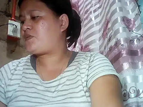 kissableapple36 online show from 11.29.25