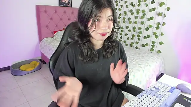 selina lovers  online show from 10.19.25