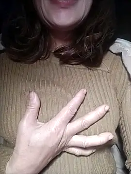 YiyinLy online show from 11.21.25