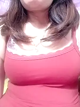 YiyinLy online show from 02.26.26