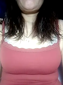 YiyinLy online show from 03.01.26