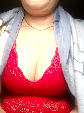 YiyinLy online show from 03.11.26