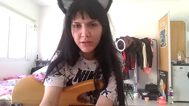 miapink33 online show from 11.24.25