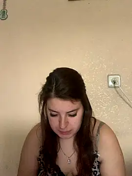 MiraCastellon online show from 11.06.25