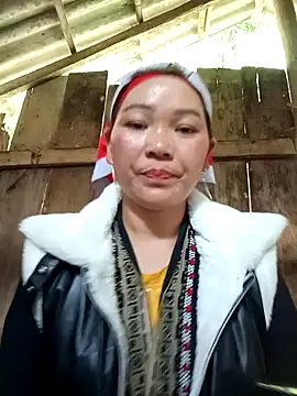 Snapshot of laddy-cute chatting on 10.18.25 laddy-cute online show from 10.18.25