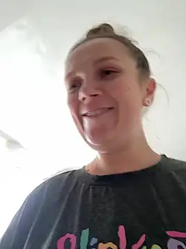 Snapshot of Amy__Leee_ chatting on 06.19.26 Amy Leee online show from 06.19.26