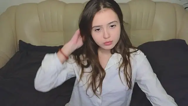 Snapshot of ViolaHight chatting on 10.27.25 ViolaHight online show from 10.27.25