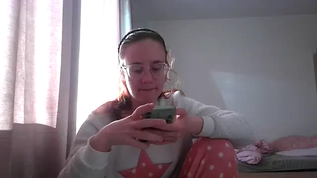 Snapshot of LuckySLove chatting on 05.14.26 LuckySLove online show from 05.14.26